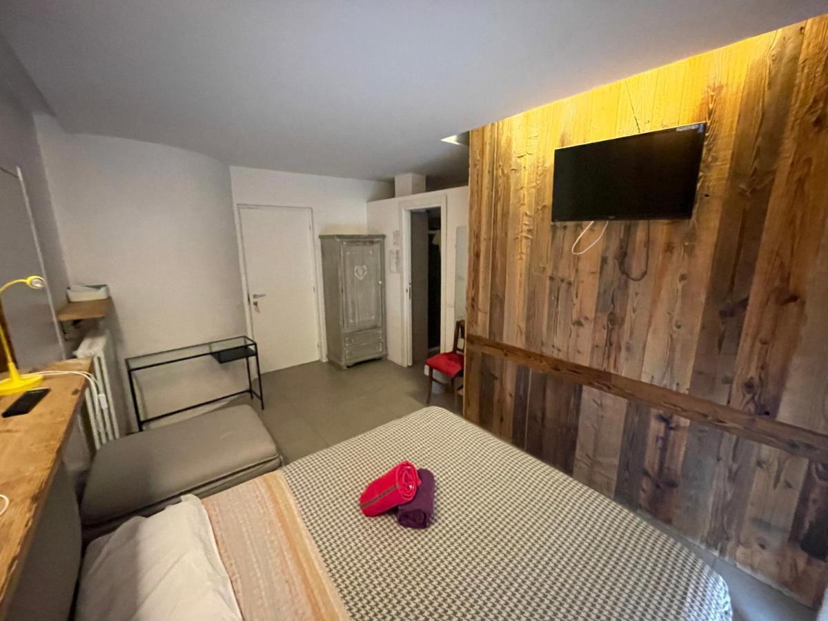 Smile Accomodation Aosta Exterior foto